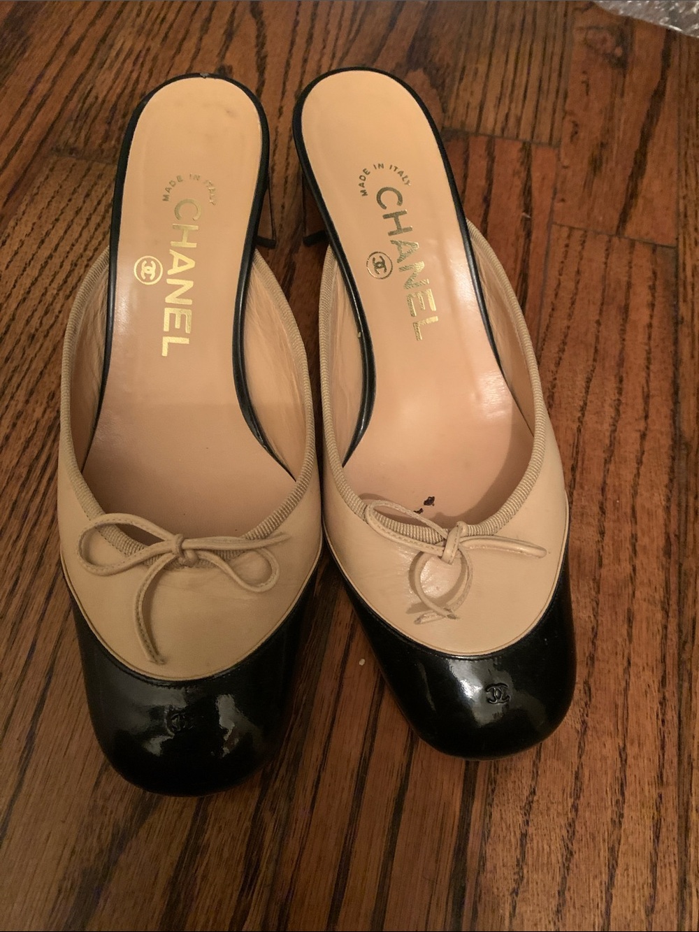 Vintage CHANEL Beige and Black Two-Tone Leather Bow Mules